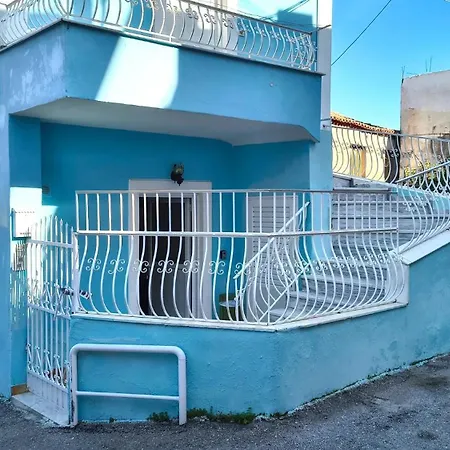 Pomegranate Port Эрмиони